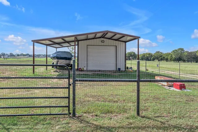 $639,000 | 456 County Road 4797, Boyd, TX 76023
