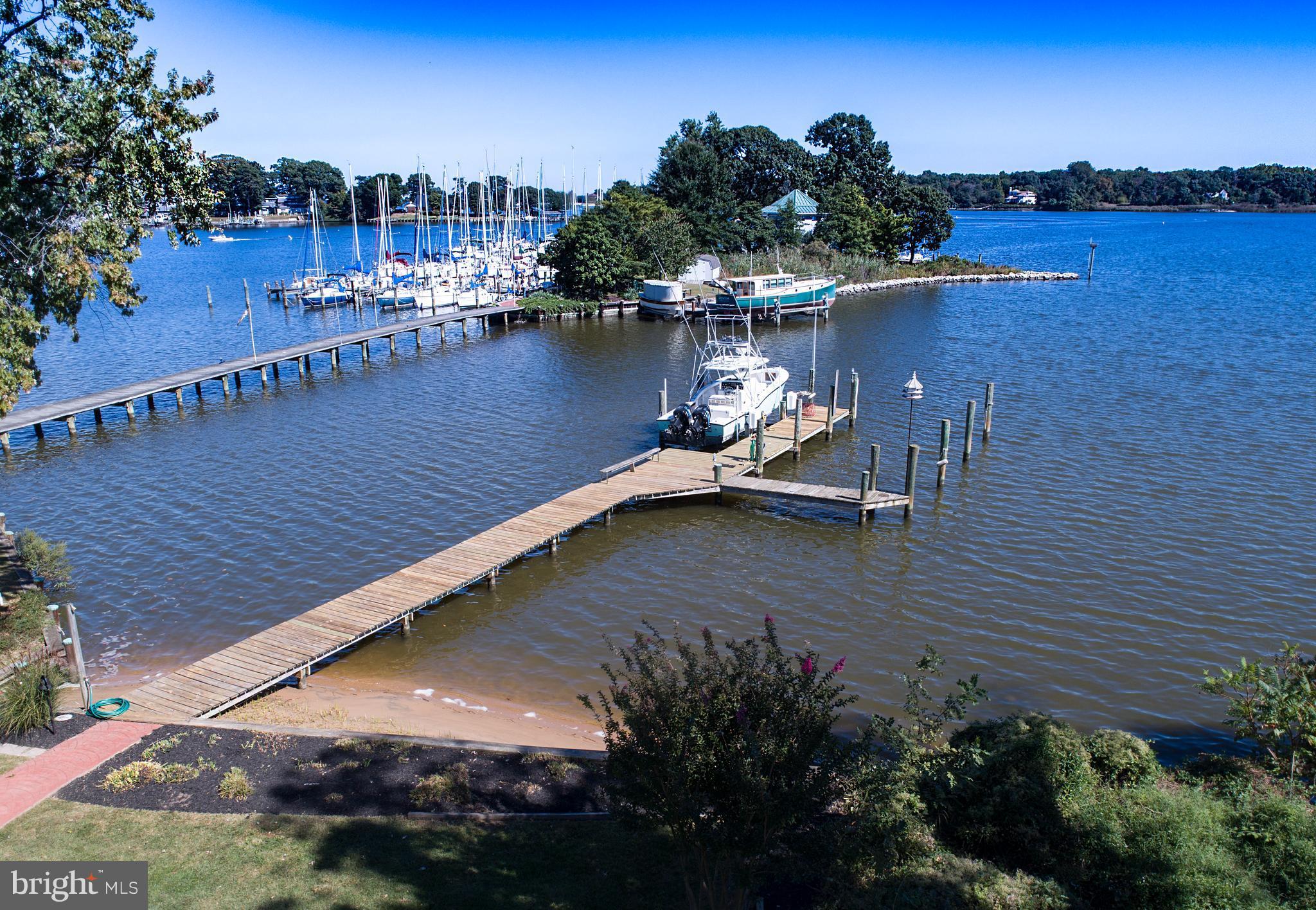 Pier with 2 deep water slips