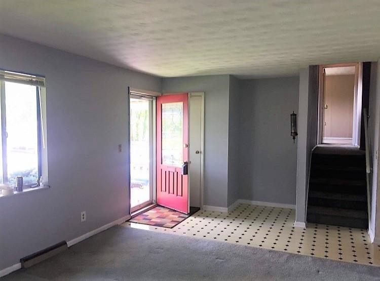 576 Burlington Road Huntington, WV 25704 - Photo 2 of 12 Gallery Image 2