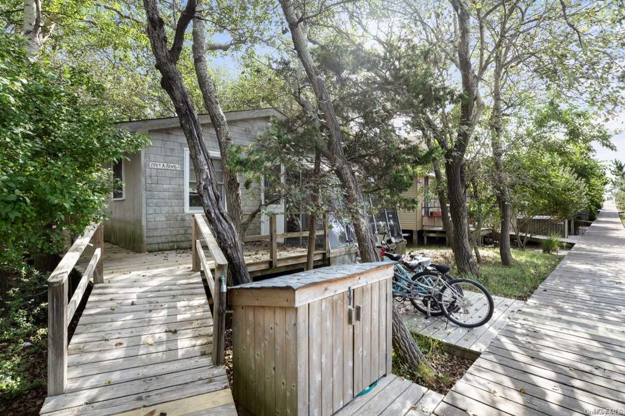 79 Pine Walk Bay Shore, NY 11706 - Photo 1 of 1