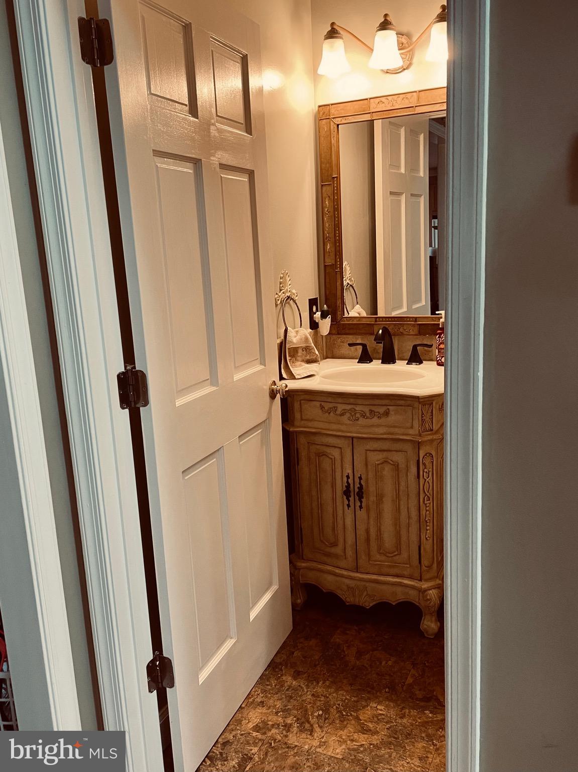 13160 Chestnut Fork Road Culpeper, VA 22701 - Photo 18 of 69 Main level half bath
