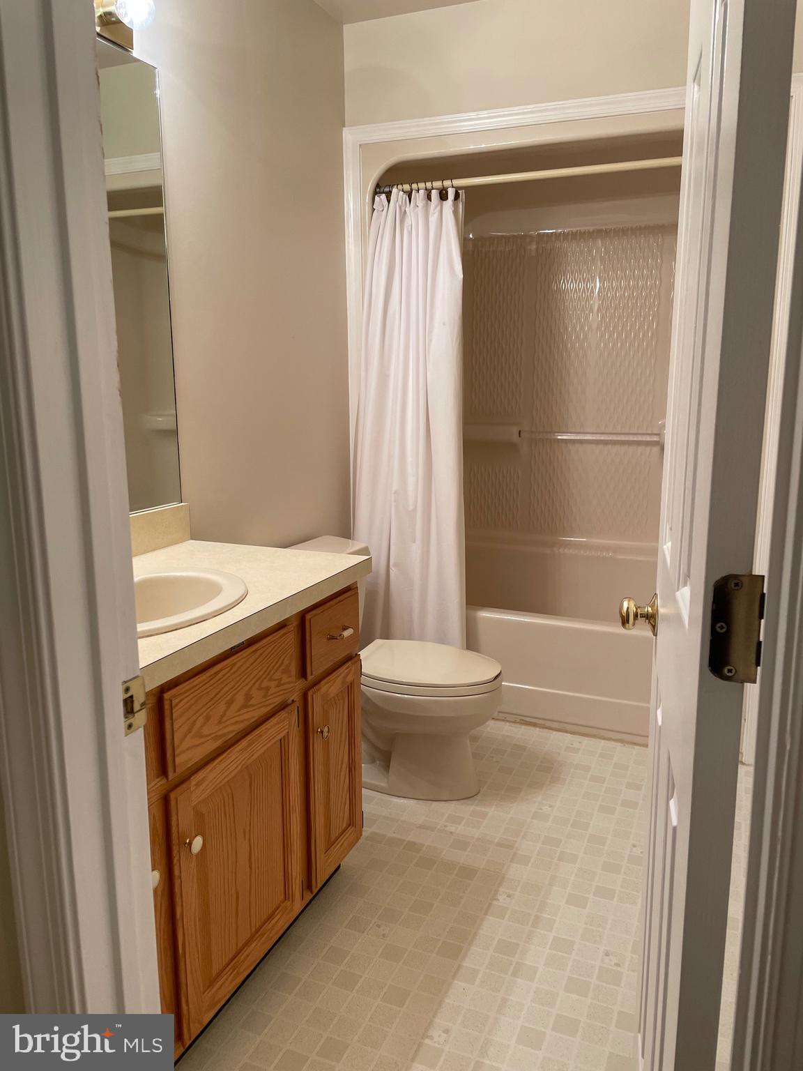 13160 Chestnut Fork Road Culpeper, VA 22701 - Photo 24 of 69 Upper level full bath