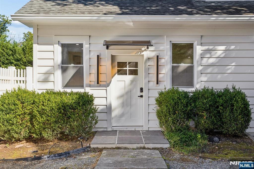 32 Oak Bend Road West Orange, NJ 07052 - Photo 3 of 28 Gallery Image 3