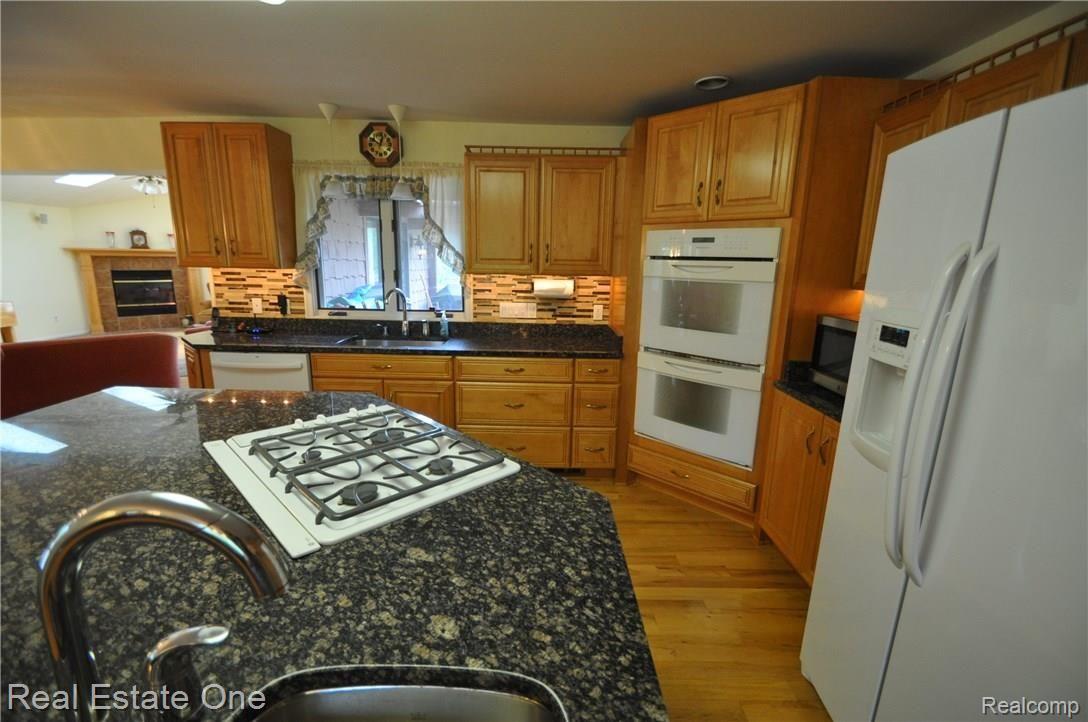 100 Letts Road Oakland, MI 48363 - Photo 12 of 33 11.JPG