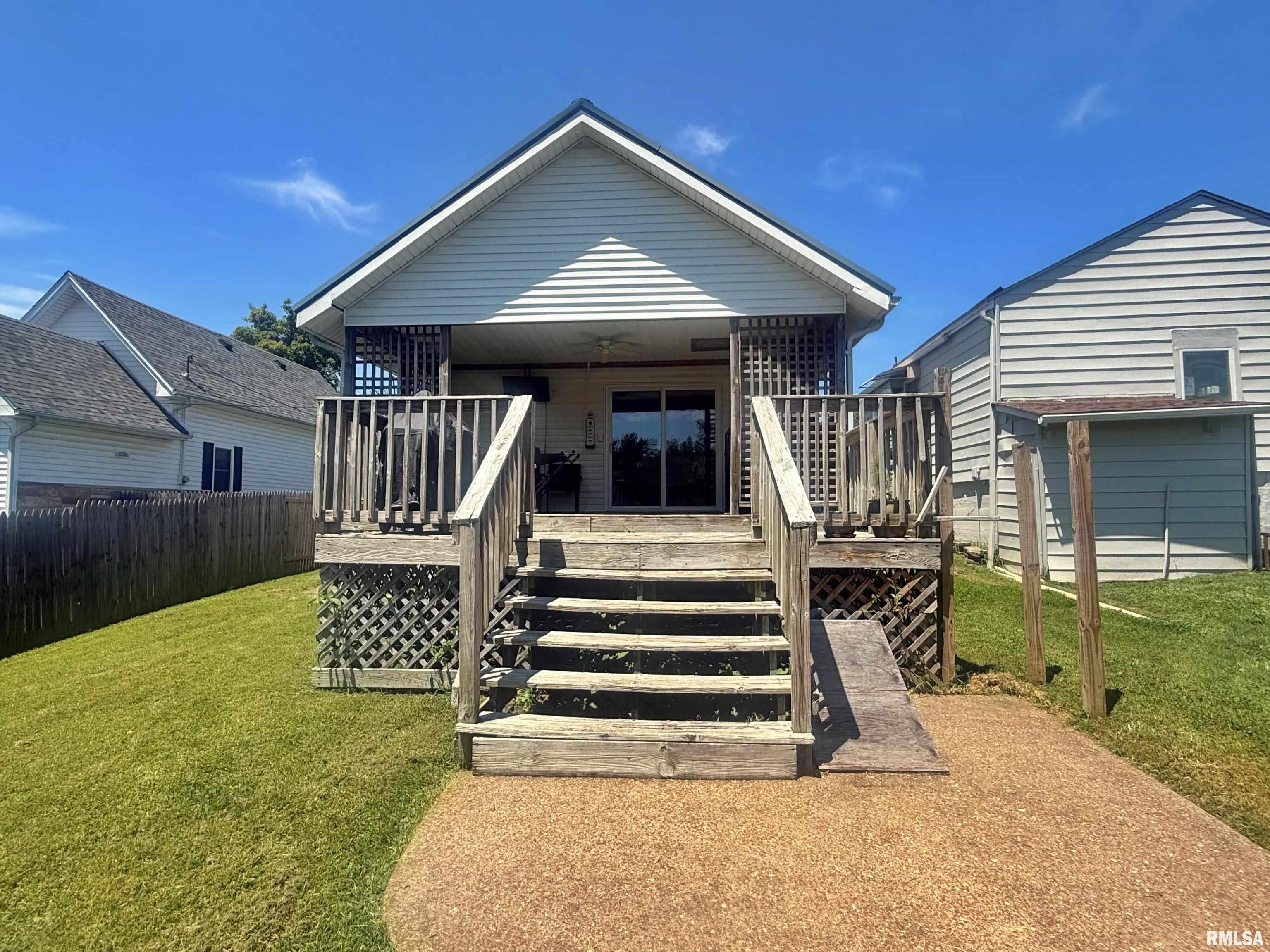 718 Girard Street Metropolis, IL 62960 - Photo 3 of 23