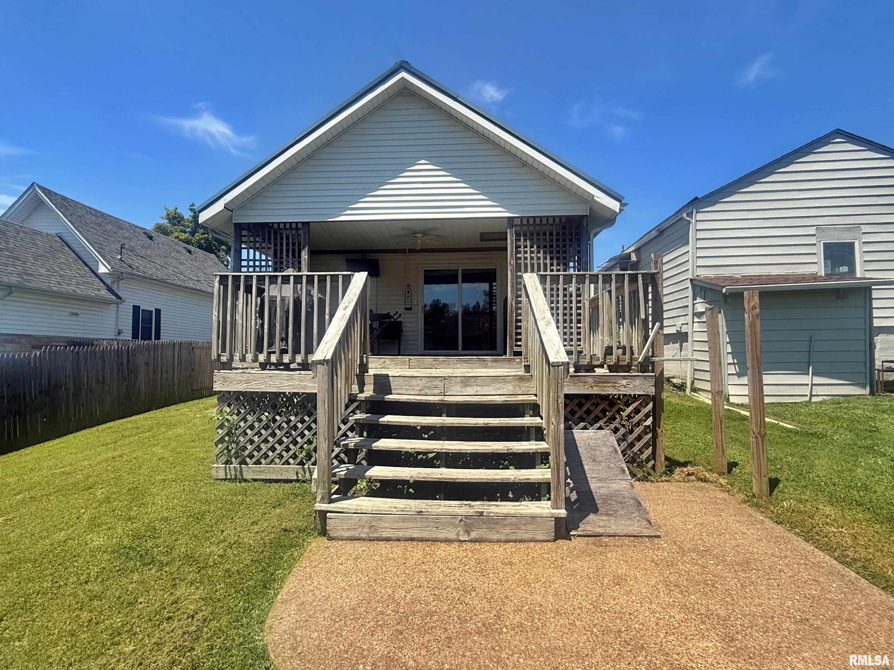 718 Girard Street Metropolis, IL 62960 - Photo 4 of 23