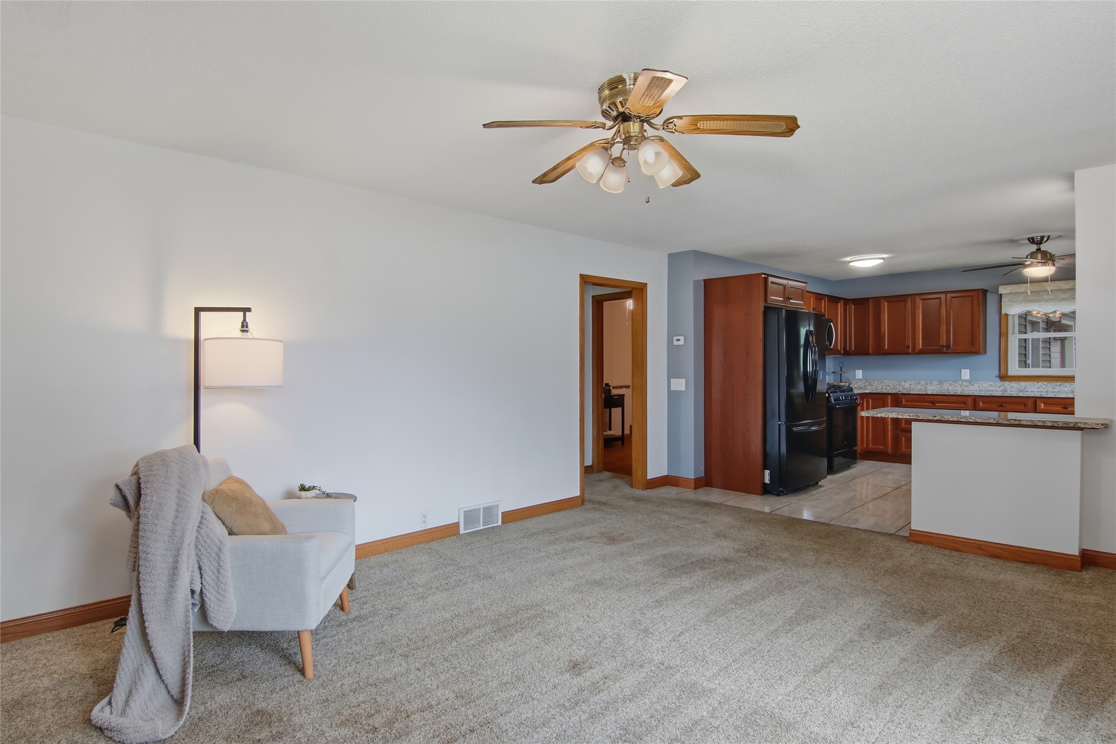 2715 Rudolph Road Eau Claire, WI 54701 - Photo 4 of 38