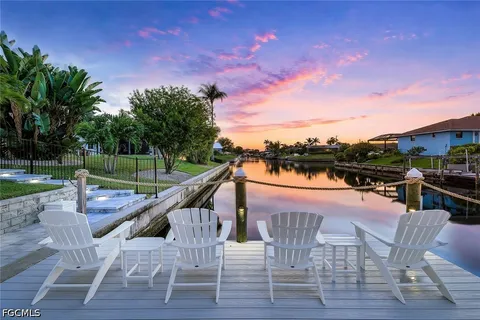 $1,090,000 | 1319 Southeast 38th Street, Cape Coral, FL 33904