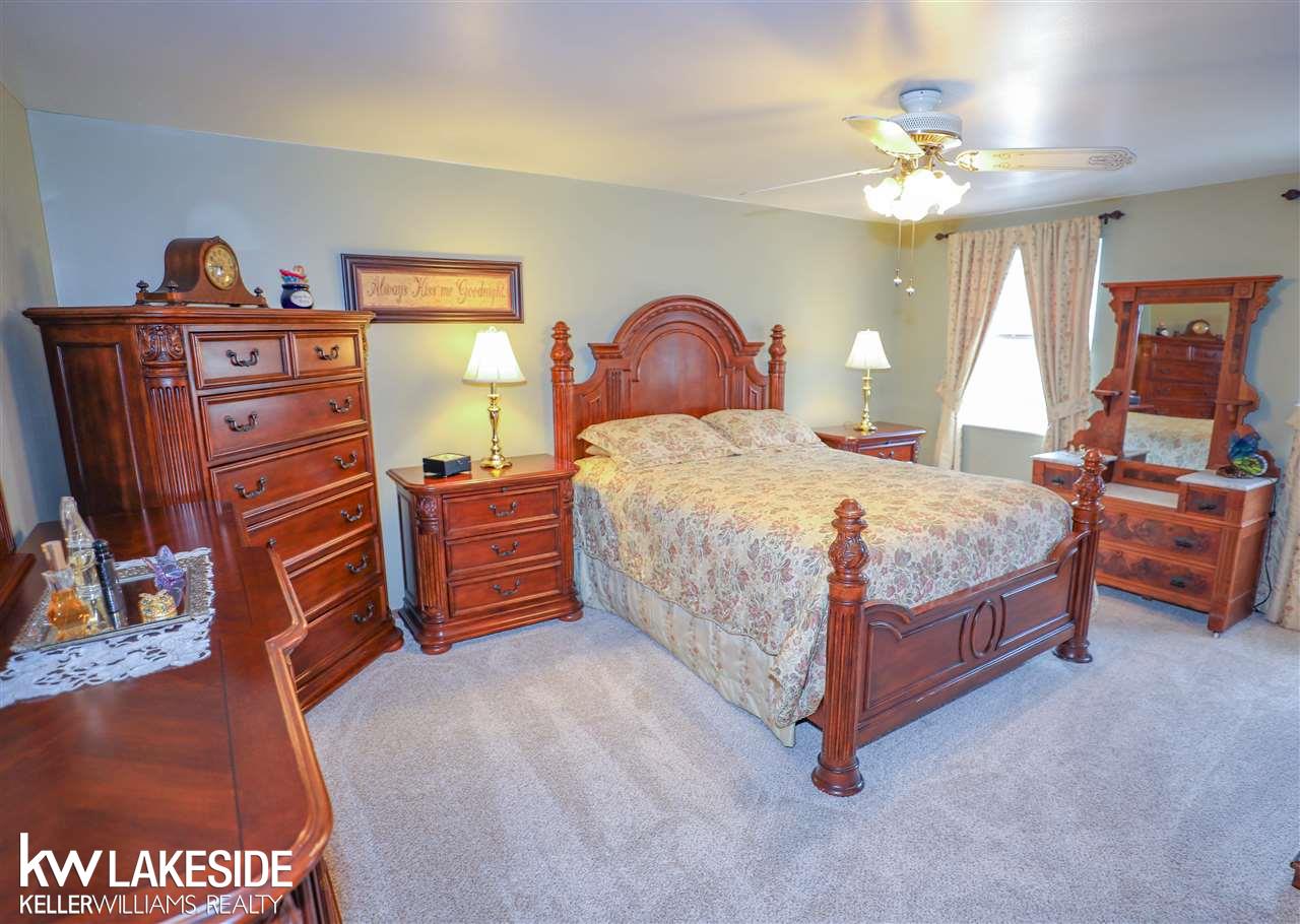 430 Sunlight Drive Rochester, MI 48309 - Photo 22 of 34 31388129-21.JPG