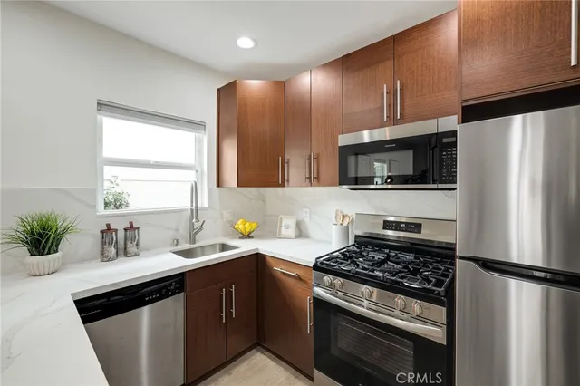 $1,499,000 | 724 San Miguel Avenue, Venice, CA 90291