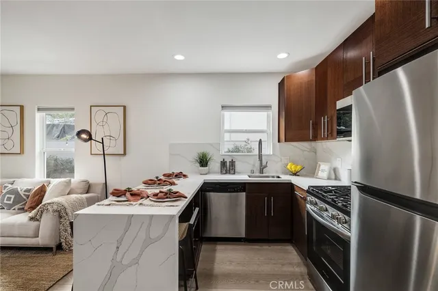 $1,499,000 | 724 San Miguel Avenue, Venice, CA 90291