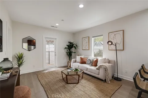 $1,499,000 | 724 San Miguel Avenue, Venice, CA 90291