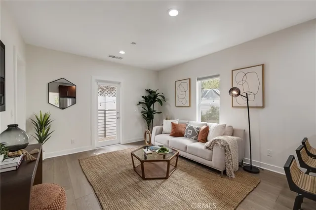 $1,499,000 | 724 San Miguel Avenue, Venice, CA 90291
