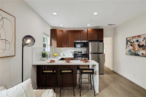 $1,499,000 | 724 San Miguel Avenue, Venice, CA 90291