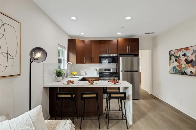 $1,499,000 | 724 San Miguel Avenue, Venice, CA 90291