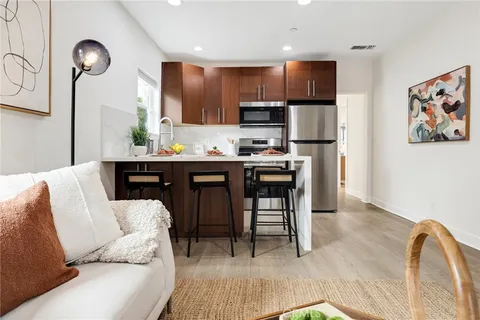 $1,499,000 | 724 San Miguel Avenue, Venice, CA 90291