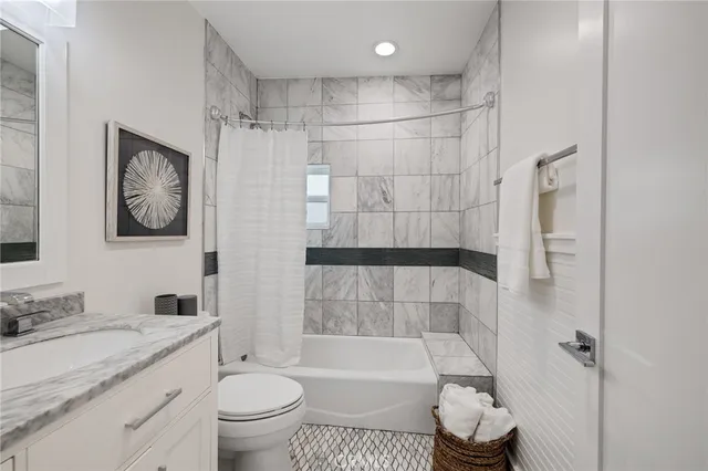 $1,499,000 | 724 San Miguel Avenue, Venice, CA 90291