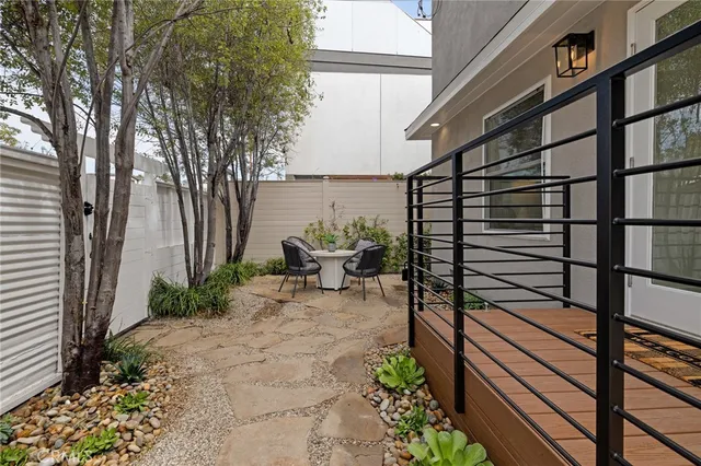 $1,499,000 | 724 San Miguel Avenue, Venice, CA 90291