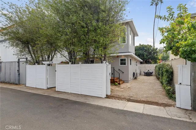 $1,499,000 | 724 San Miguel Avenue, Venice, CA 90291