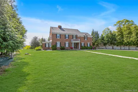 $1,900,000 | 13 Arbor Place, Glen Cove, NY 11542