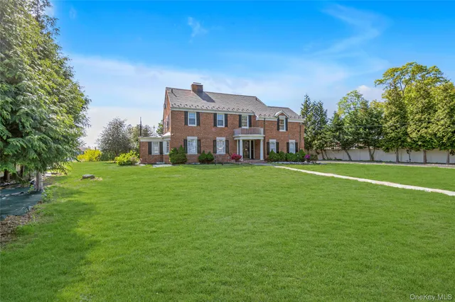 $1,900,000 | 13 Arbor Place, Glen Cove, NY 11542