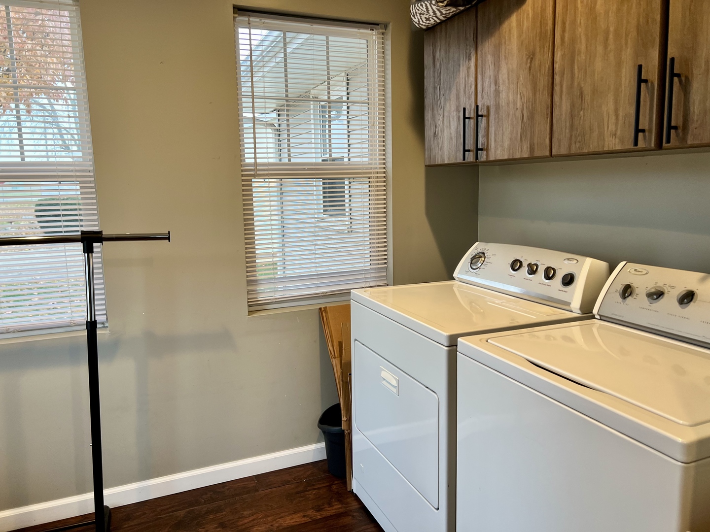 113 Walnut Street Gibson City, IL 60936 - Photo 28 of 33 a utility room with dryer and washer