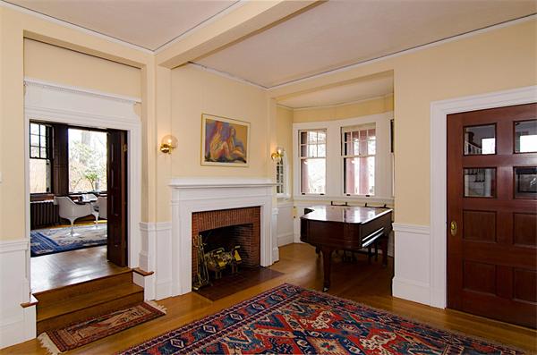 121 Colbourne Crescent Brookline, MA 02445 - Photo 4 of 30 Gallery Image 4