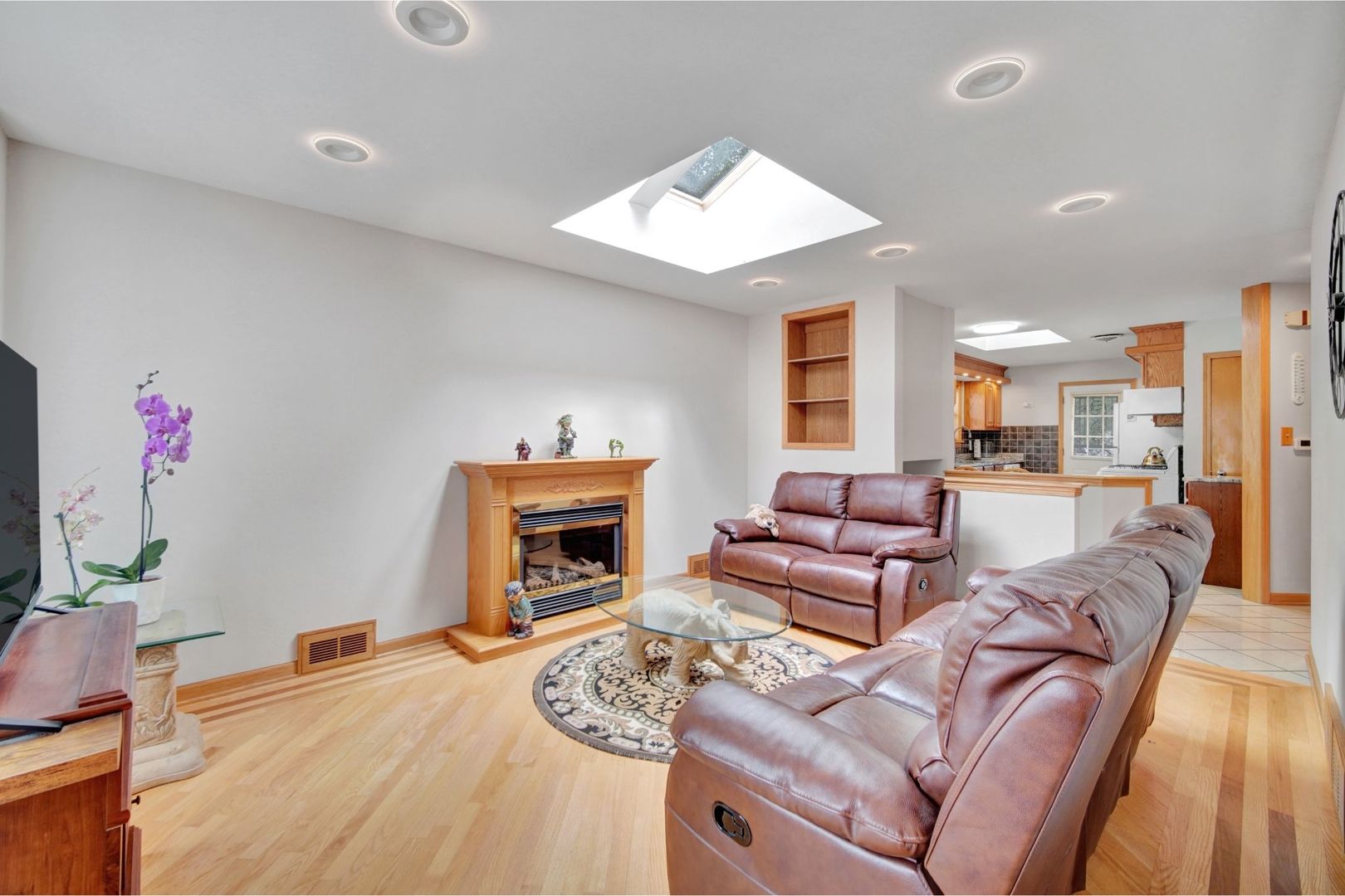 7324 West Addison Street Chicago, IL 60634 - Photo 3 of 28
