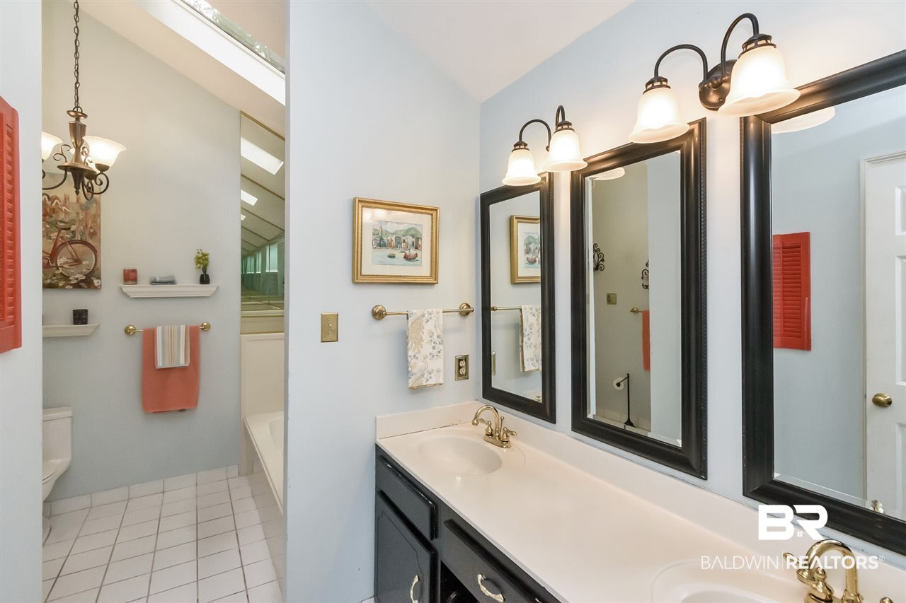 907 Wesley Avenue Mobile, AL 36609 - Photo 22 of 36