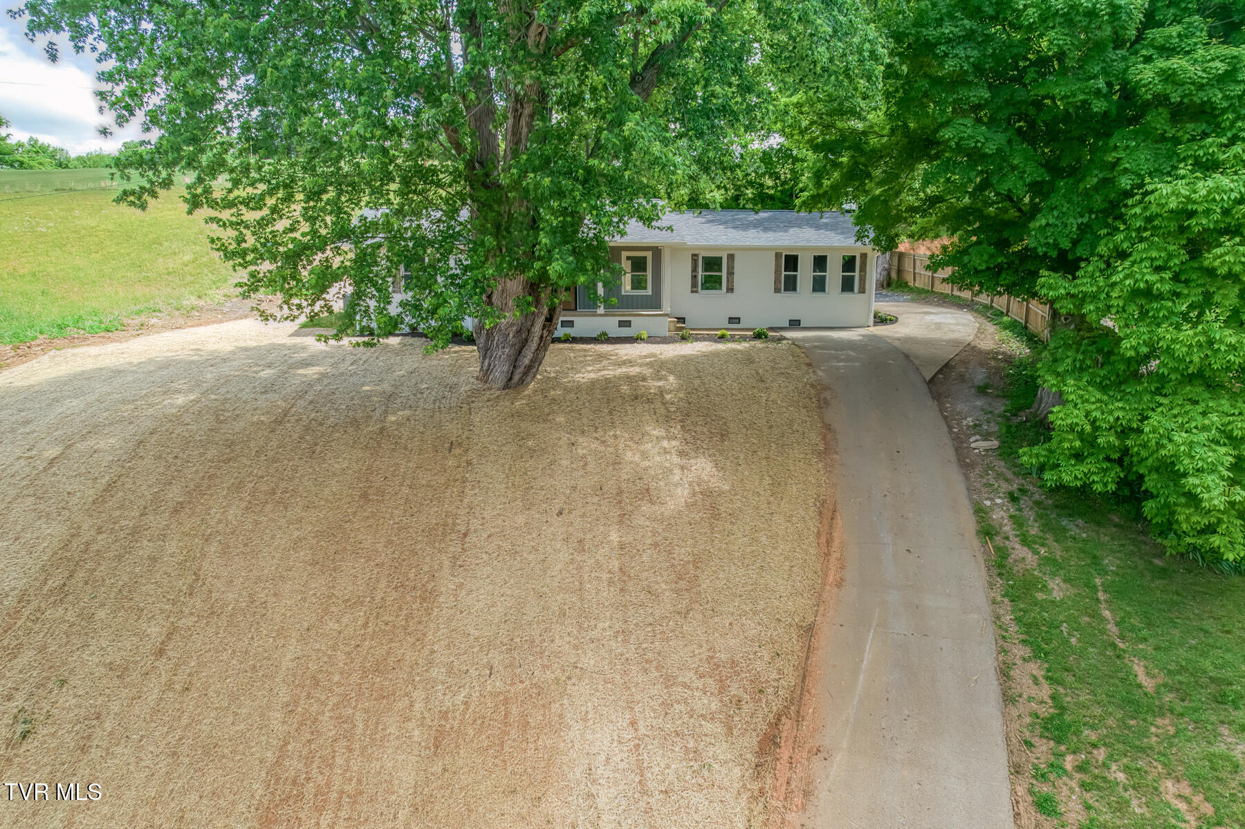 545 J A Hodge Road Piney Flats, TN 37686 - Photo 41 of 43 545 J A Hodge Rd-42