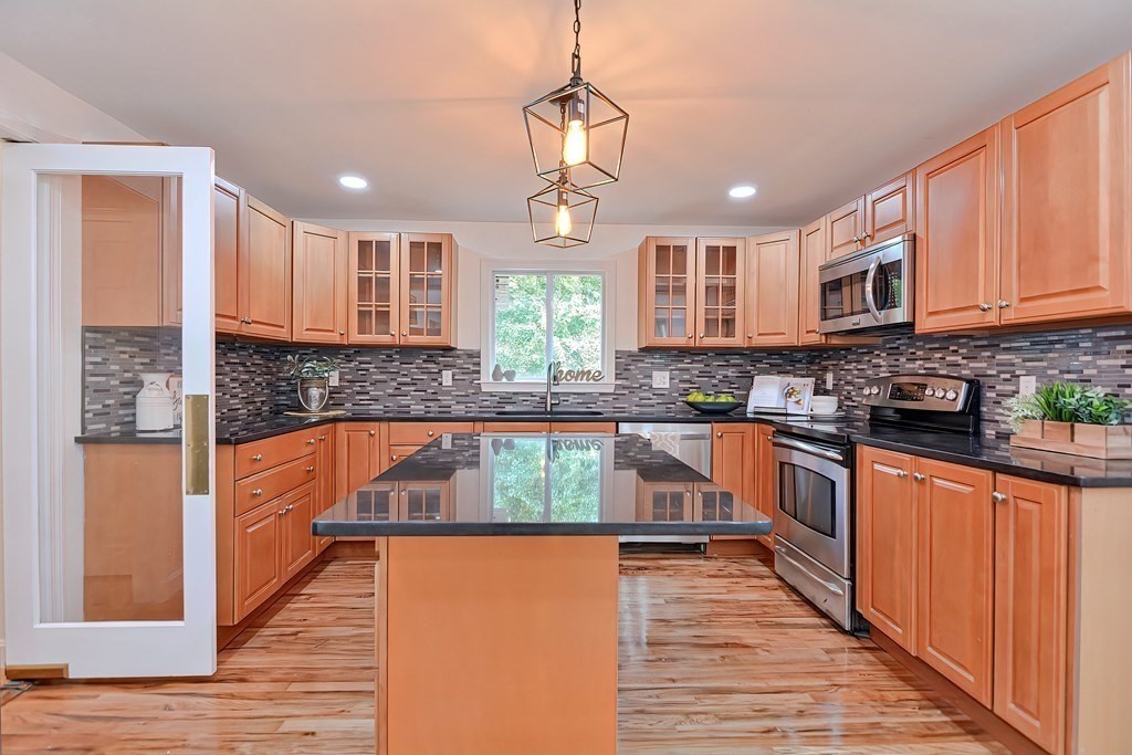7 Hickory Ridge Road Rehoboth, MA 02769 - Photo 14 of 41 Gallery Image 14