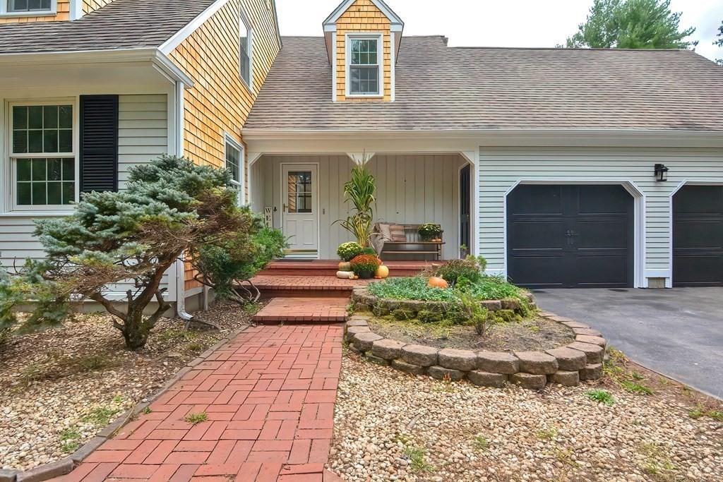 7 Hickory Ridge Road Rehoboth, MA 02769 - Photo 4 of 41 Gallery Image 4