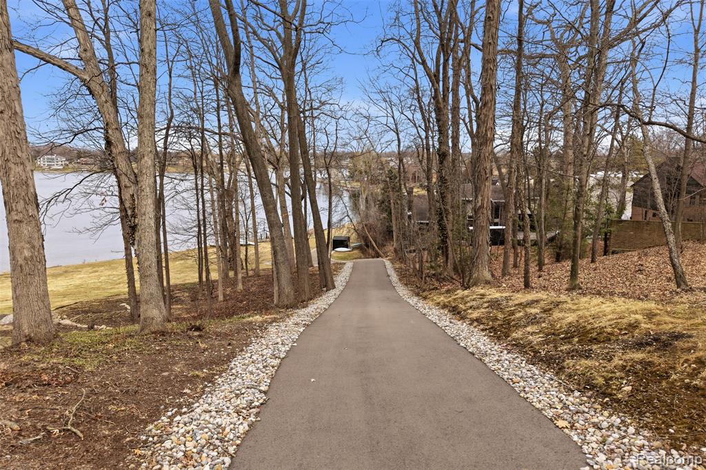 2954 Long Ridge Court West Bloomfield, MI 48324 - Photo 10 of 13