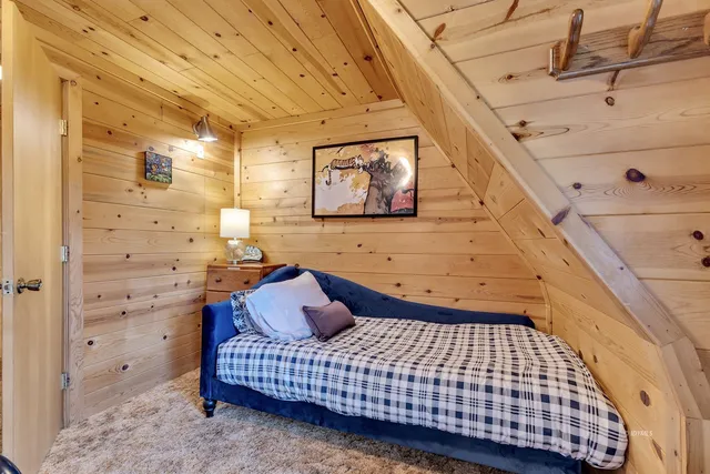 $490,000 | 25121 Pine Cove Road, Idyllwild, CA 92549