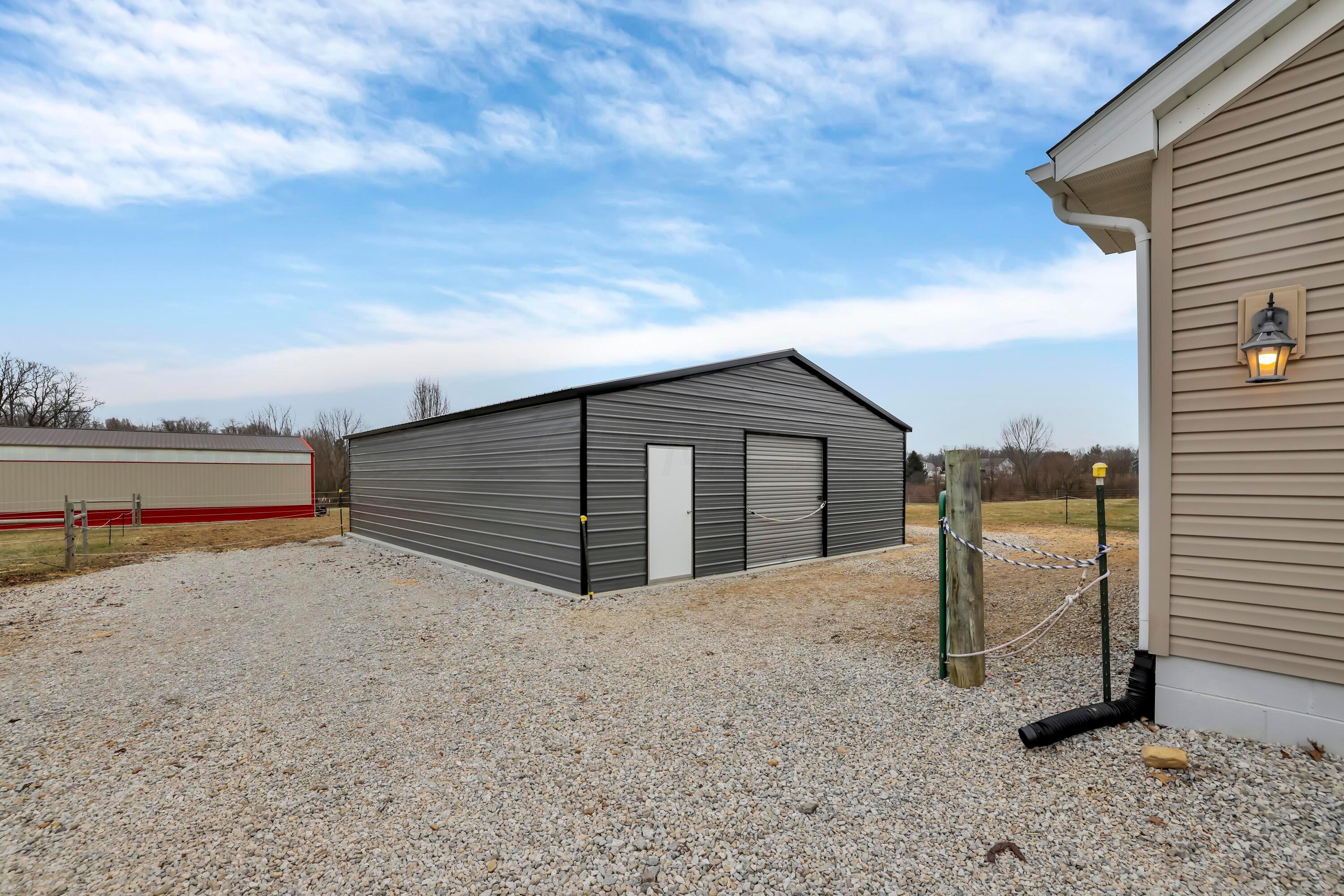 5375 York Road Southwest Pataskala, OH 43062 - Photo 42 of 70 40x30 outbuilding w/concrete floor
