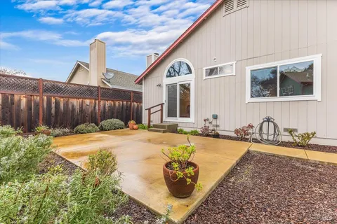 $739,000 | 106 Crickett Court, Windsor, CA 95492
