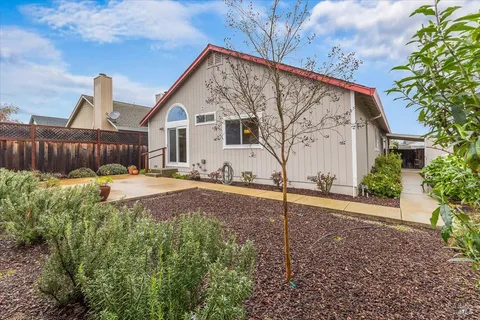 $739,000 | 106 Crickett Court, Windsor, CA 95492