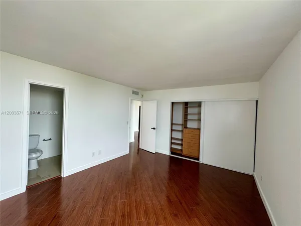 $2,300 | 2020 Northeast 135th Street, Unit 810, North Miami, FL 33181