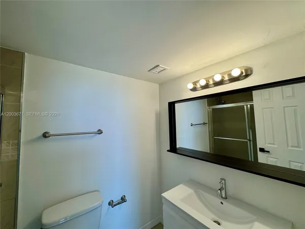 $2,300 | 2020 Northeast 135th Street, Unit 810, North Miami, FL 33181