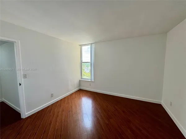 $2,300 | 2020 Northeast 135th Street, Unit 810, North Miami, FL 33181