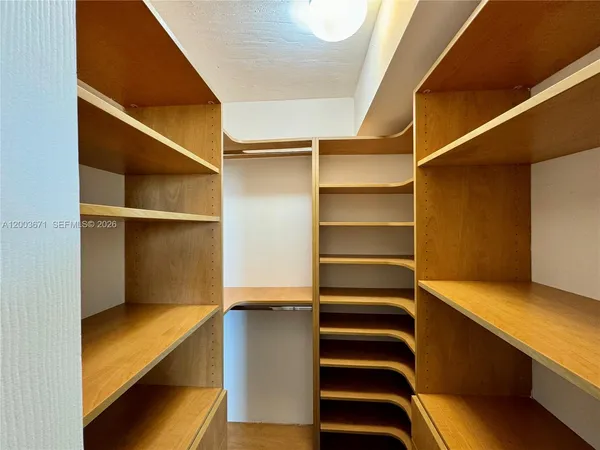 $2,300 | 2020 Northeast 135th Street, Unit 810, North Miami, FL 33181