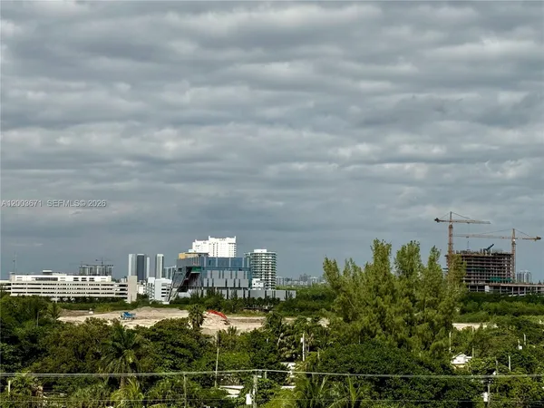 $2,300 | 2020 Northeast 135th Street, Unit 810, North Miami, FL 33181