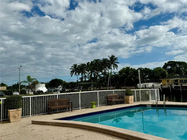 $2,300 | 2020 Northeast 135th Street, Unit 810, North Miami, FL 33181
