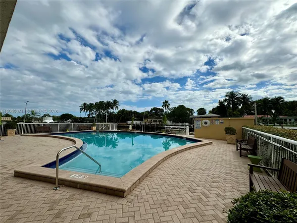 $2,300 | 2020 Northeast 135th Street, Unit 810, North Miami, FL 33181