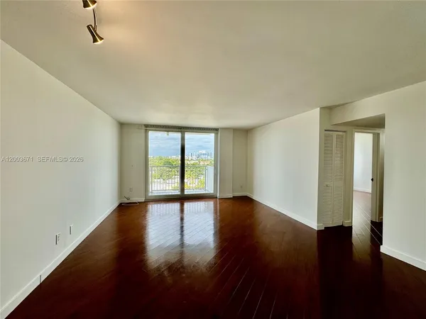 $2,300 | 2020 Northeast 135th Street, Unit 810, North Miami, FL 33181