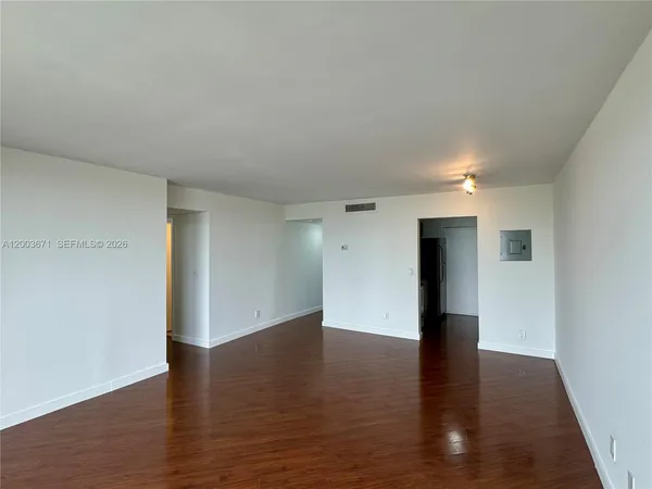$2,300 | 2020 Northeast 135th Street, Unit 810, North Miami, FL 33181