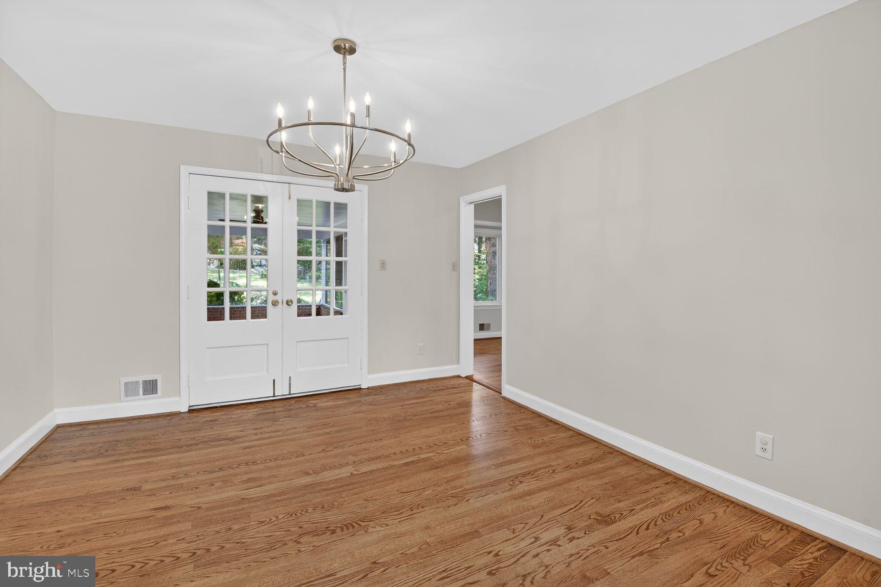 312 Kimblewick Drive Silver Spring, MD 20904 - Photo 13 of 61 Gleaming solid hardwood floors throughout