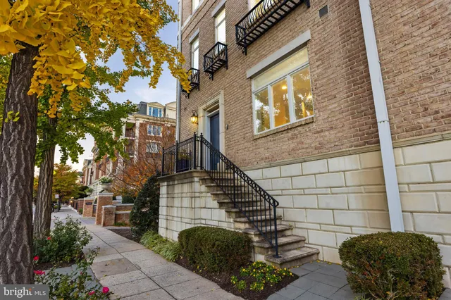 $5,800 | 900 Valencia Court, Unit 188, Baltimore, MD 21230