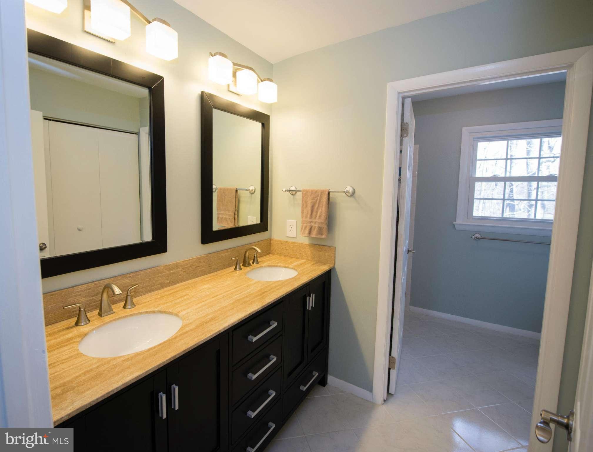 10716 Cross School Road Reston, VA 20191 - Photo 20 of 30 Bath