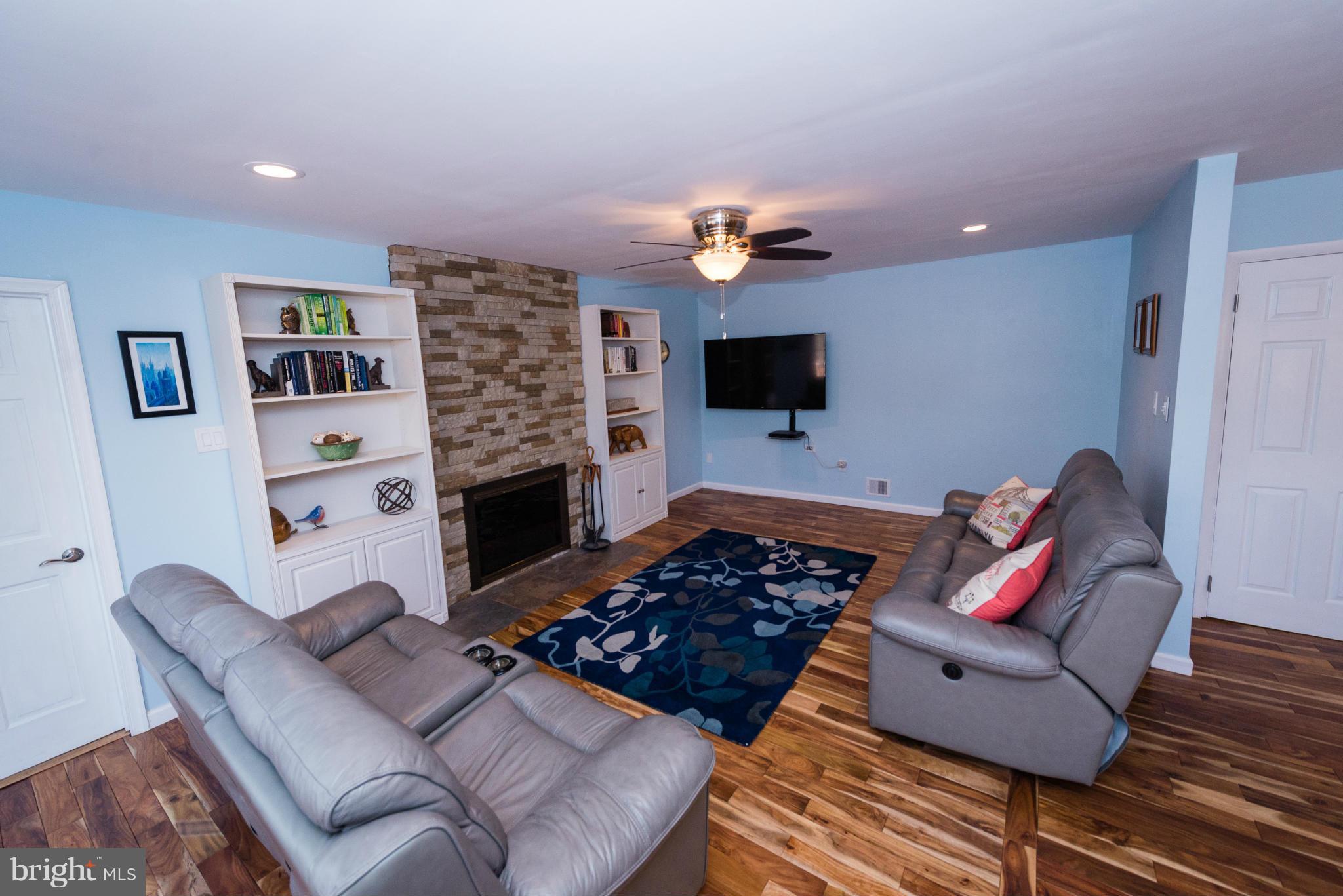 10716 Cross School Road Reston, VA 20191 - Photo 5 of 30 Family Room